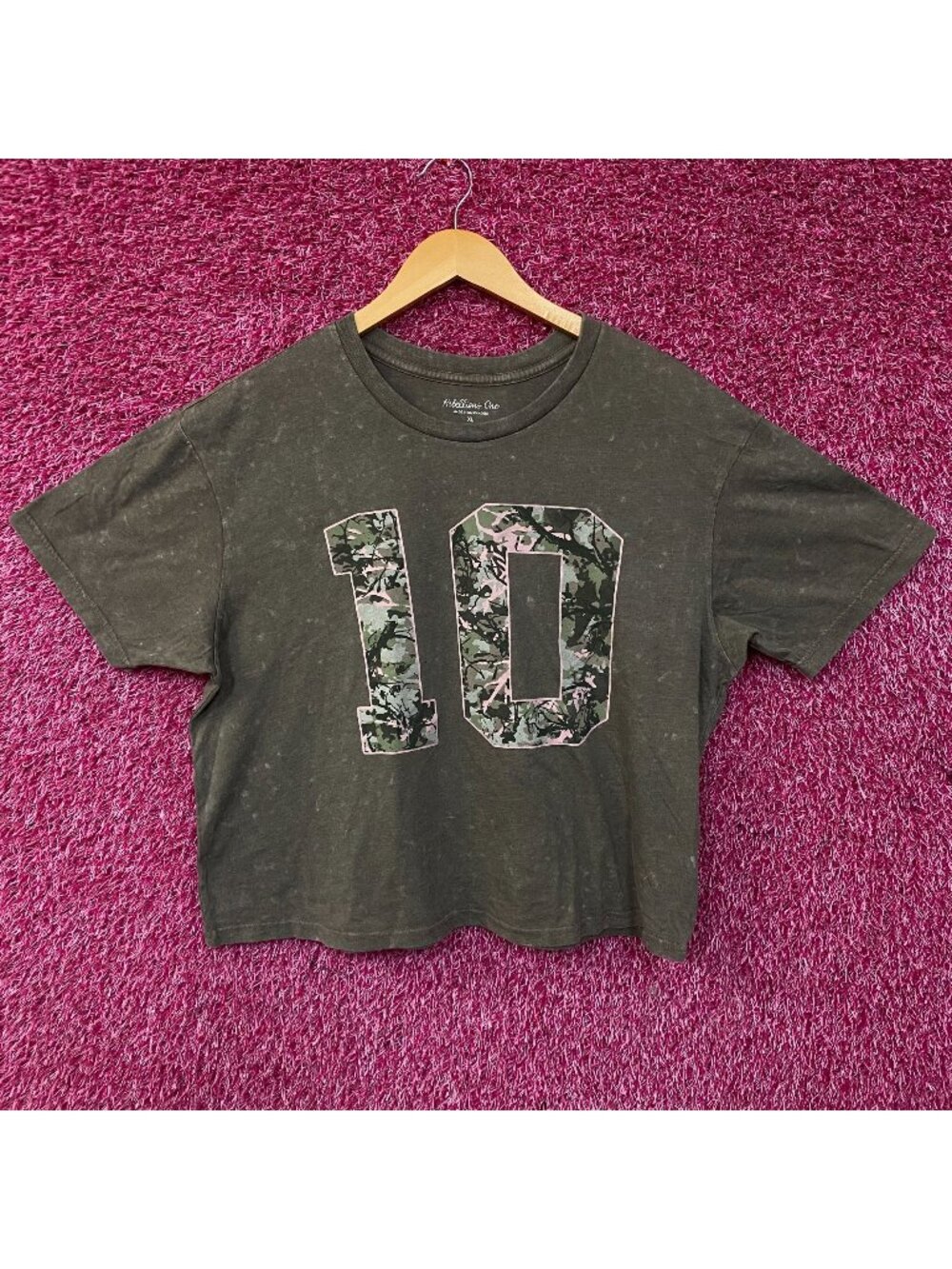 Rebellious One Grey Pink Camo Varsity Number 10 Mineral Wash Crop T-Shirt XL